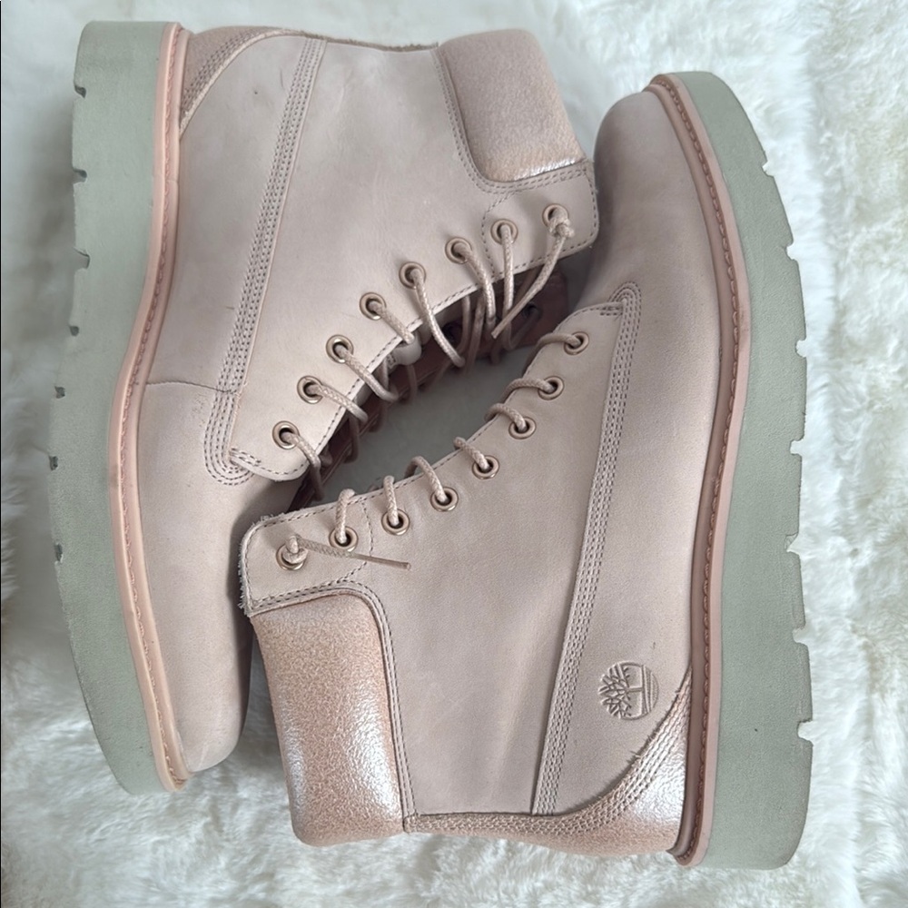 Timberland Women's soft pink Boots - Picture 2 of 5